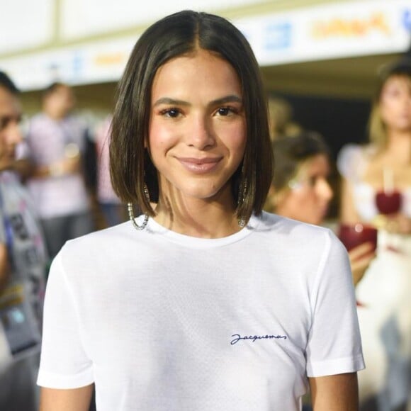 Bruna Marquezine faz desabado no Twitter e pede pelo fim das críticas: 'Nunca vou conseguir entender quem fala mal de quem não conhece, que não gosta de quem não convive e nem nunca conviveu de fato'