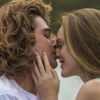 João (Rafael Vitti) beija Manu (Isabelle Drummond) no capítulo de sexta-feira, 29 de março de 2019 da novela 'Verão 90'