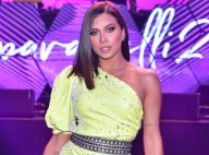 Vestido neon oitentista e superfenda: o look de aniversário de Flávia Pavanelli