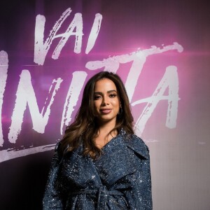 Anitta aproveitou sua passagem por São Paulo para visitar a amiga Sabrina Sato