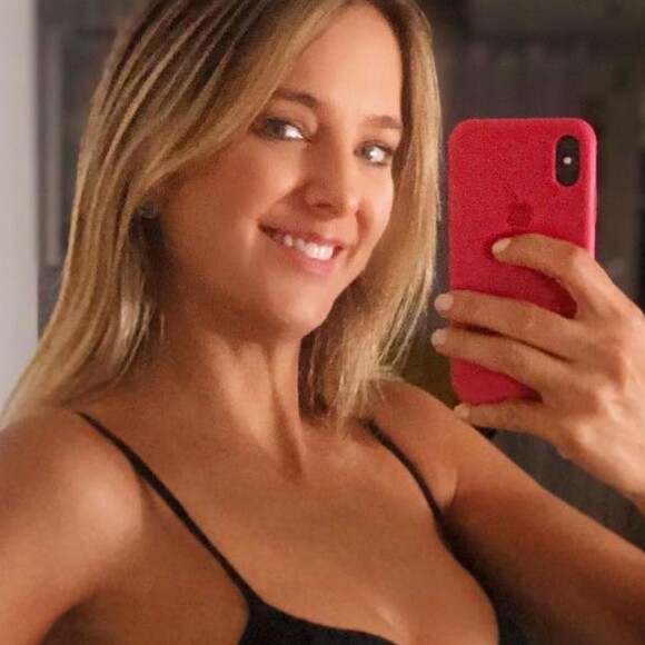 Ticiane Pinheiro exibe barriga de grávida em foto publicada no Instagram, neste sábado, dia 24 de março