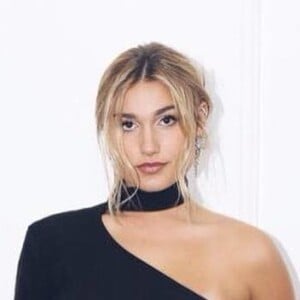 Sasha Meneghel foi comparada com Hailey Baldwin, mulher de Justin Bieber