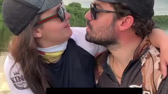 Maiara troca beijos com Fernando Zor e se declara em viagem: 'Meu melhor tudo'