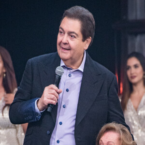 Fausto Silva emocionou as irmãs sertanejas ao recordar carreira e doença de Simaria na televisão