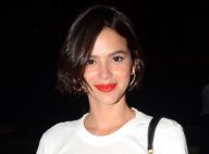 Bruna Marquezine aposta em look básico e elegante para espetáculo em SP. Fotos!