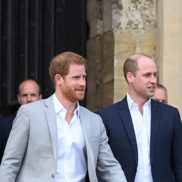 Príncipe Harry e o irmão, Príncipe William, teriam se afastado depois que o ruivo não gostou de um conselho do primogênito