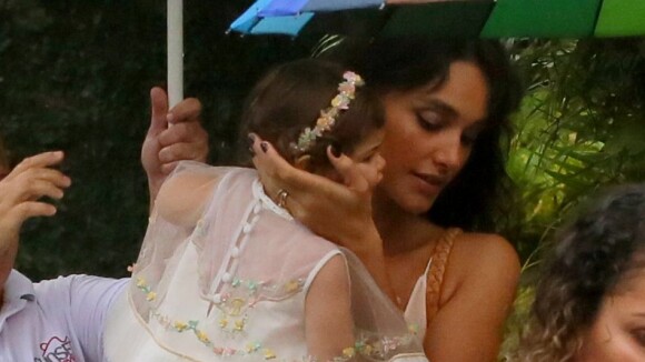 Débora Nascimento e José Loreto comemoram aniversário de 1 ano da filha, Bella