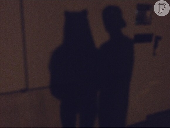 Ariana Grande já publicou uma foto com sua sombra ao lado da sombra de Big Sean