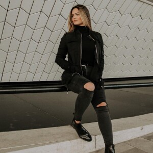 Latino comentou uma foto da filha Suzanna Freitas no Instagram