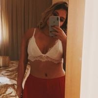Marilia Mendonça exibe barriga em foto de lingerie: 'Quase pronta para uso'