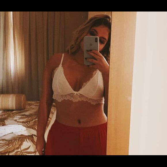 Marilia Mendonça postou foto de lingerie no Twitter nesta quinta-feira, 18 de abril de 2019