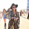 A estampa de onça apareceu em looks com tecidos fluidos e estilosos no Coachella