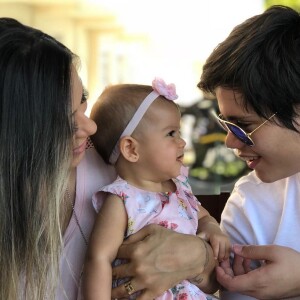 Mayra Cardi registrou diversos cliques dos filhos, Sophia e Lucas