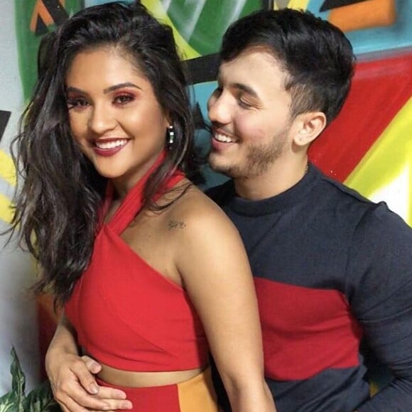 Mileide Mihaile assumiu namoro com o cantor de forró Wallas Arrais