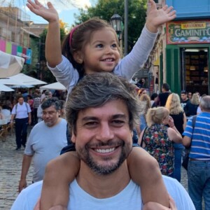 Marido de Juliana Alves, Ernani Nunes postou foto com a filha, Yolanda