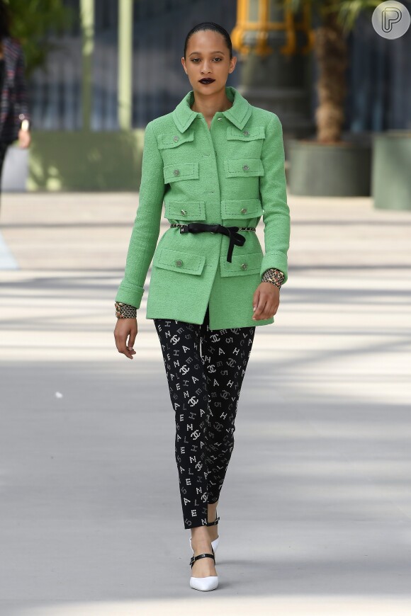 Chanel Cruise 2020: os casaquetos entraram no mood utilitário e vem cheio de bolsos