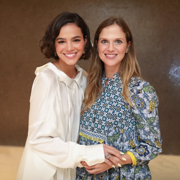 Bruna Marquezine é a estrela da campanha Flow(er) da H.Stern