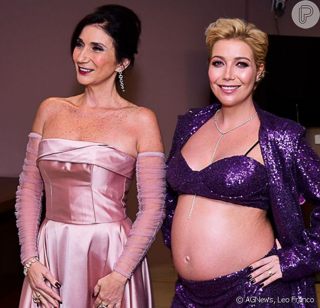 Luiza e Zizi Possi se apresentam ao vivo em primeiro show juntas na véspera do Dia das Mães