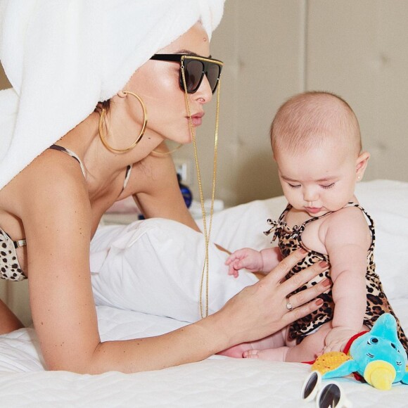 Sabrina Sato foi elogiada por Ivete Sangalo em foto com a filha, Zoe