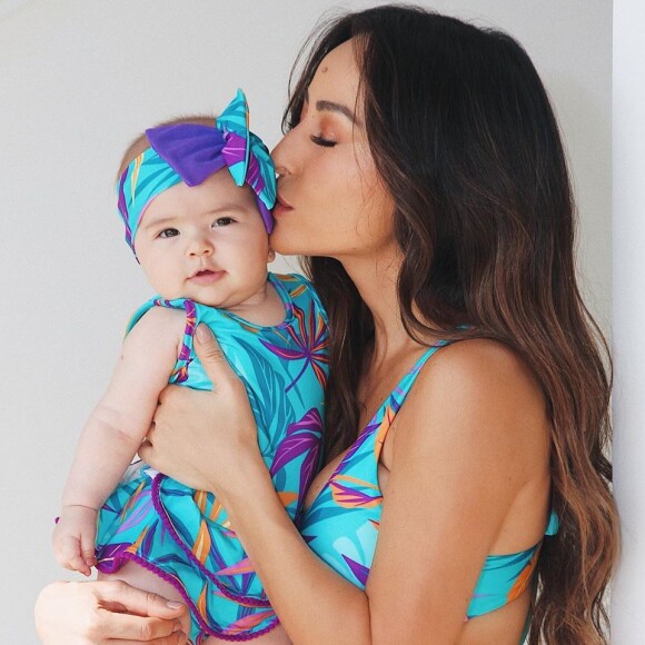 Sabrina Sato falou sobre a maternidade em foto com a filha, Zoe