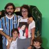 Juliano Cazarré costuma fazer programas em família com os filhos Vicente, de 8 anos, e Inácio, de 6