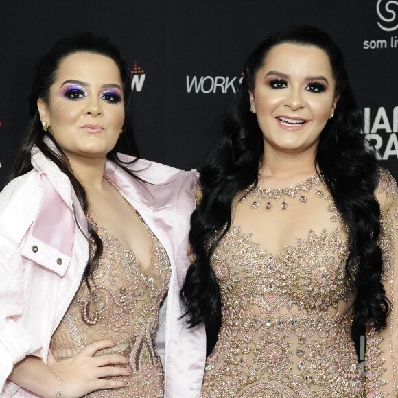 Maiara e Maraisa apostaram em look parecido durante show no Rio de Janeiro, neste sábado, 18 de maio de 2019