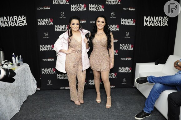 Maiara e Maraisa apostaram em look semelhante para show no Rio de Janeiro