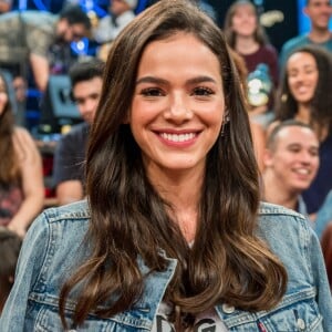 'Misericórdia! Eu entrei em um looping eterno assistindo! Alguém me tira daqui! Eu estou mal de cabeça! Sua ridícula!', comentou Bruna Marquezine ao ouvir Priscilla Alcântara cantando 'Shallow'