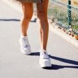 O tênis chunky sneaker branco pode garantir um look fashion de inverno
