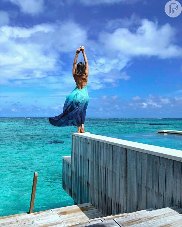 Bruno Gagliasso e Giovanna Ewbank estão hospedados em resort no meio de um atol nas Madivas.