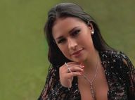 Transparência, superdecote e lantejoula: o look poderoso de Simone em show