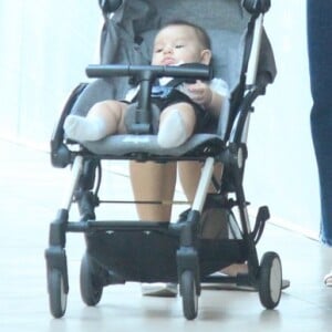 Isis Valverde é mãe de Rael, de 6 meses, fruto da união com André Resende