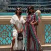 O vestido Amir Slama escolhido por Anitta em Dubai tinha uma fenda na parte frontal