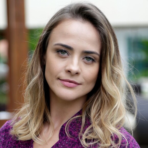 Juliana Silveira compartilhou foto nua em hotel da França: 'Liberdade'