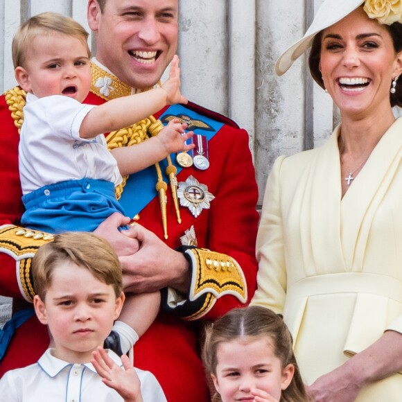 Filhos de Kate Middleton e príncipe William roubaram a cena em festa da bisavó, a rainha Elizabeth II