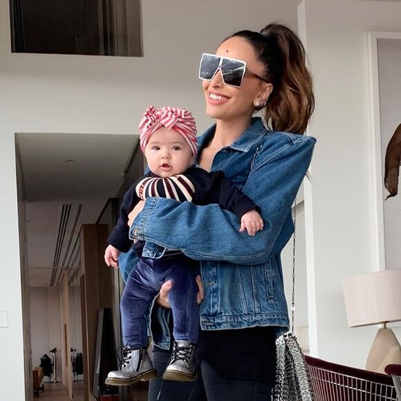 Mãe e filha estilosas! Sabrina Sato adora vestir a filha com produções fashionistas