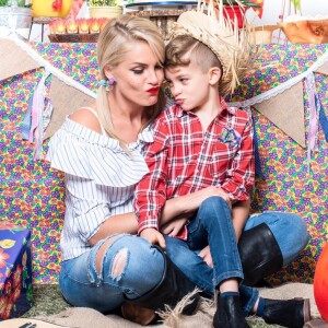 Ana Hickamann protagonizou ensaio fofo com o filho, Alexandre Jr.