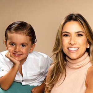 Patricia Abravanel se encantou ao ver a filha, Jane, usando um macaquinho rosa e de maria-chiquinha no cabelo