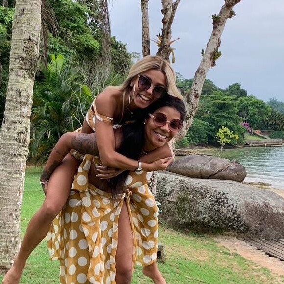 Ludmilla e Brunna Gonçalves estão namorado há sete mess