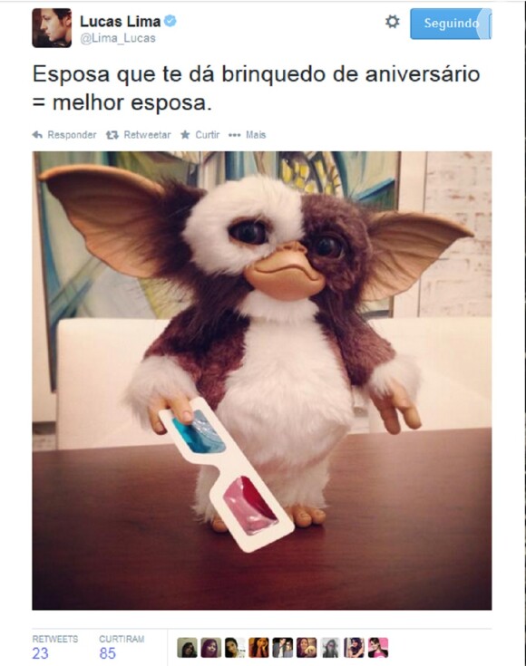 Lucas Lima postou uma foto com o brinquedo de pelúcia que ganhou de Sandy, na véspera de seu aniversário