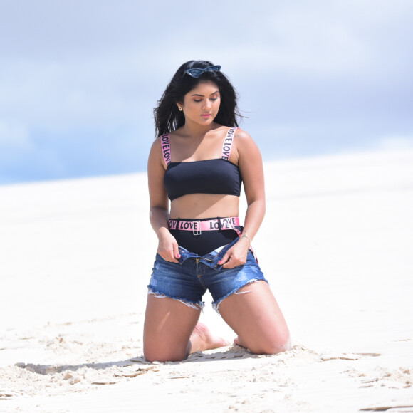 Mileide Mihaile posou para fotos no no Parque Nacional dos Lençóis Maranhenses 