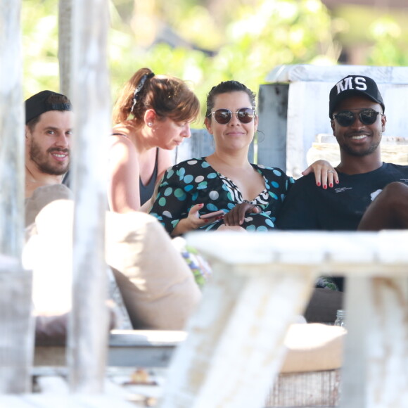 Fernanda Souza e Thiaguinho ganharam companhia do amigo Bruninho, jogador de vôlei da seleção brasileira