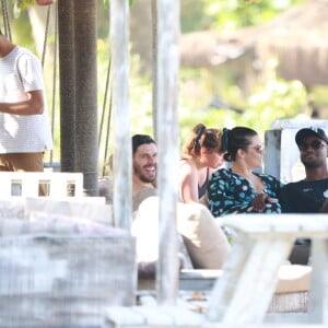 Fernanda Souza curte praia estilosa ao lado de Thiaguinho