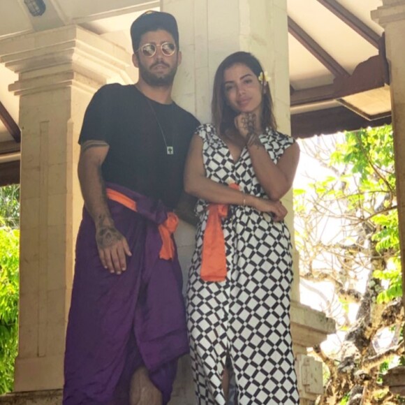 Anitta e Pedro Scooby assumiram namoro durante viagem em maio de 2019