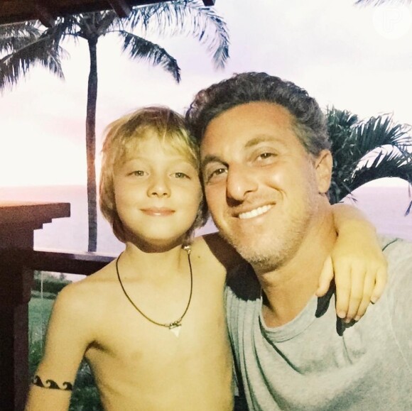 Filho de Angélica e Luciano Huck, Benício, de onze anos, sofreu traumatismo craniano por pancada na cabeça enquanto praticava wakeboard em Ilha Grande, na Costa Verde do Rio de Janeiro, neste último fim de semana