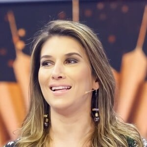 Rebeca Abravanel foi elogiada pelo agora marido, Alexandre Pato, ao vencer premiações do SBT: 'Batalhadora'