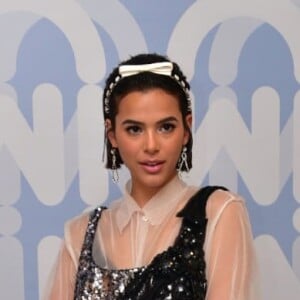 Bruna Marquezine é fã da marca Miu Miu e prestigiou a marca no desfile em Paris