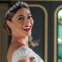 Cauda sereia e cristais:o vestido de noiva de Juliana Paes em 'A Dona do Pedaço'