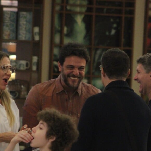 Rodrigo Lombardi se divertiu com Renata Cesnique, Renato Rabelo e Fábio Villa Verde