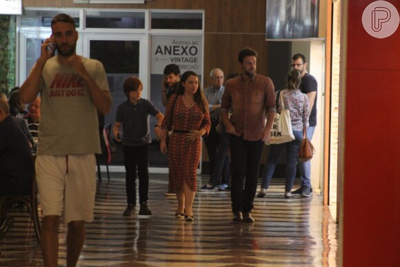 Rodrigo Lombardi fez passeio em família por shopping do Rio, nesta quinta-feira, 4 de julho de 2019